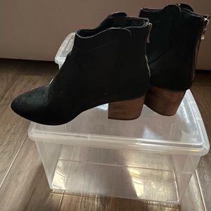 Chinese Laundry Black Heeled Booties